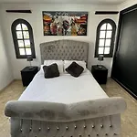 Large In Maspalomas With Huge Private Pool, Jacuzzi & Gym Villa