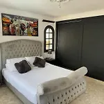 Large In Maspalomas With Huge Private Pool, Jacuzzi & Gym Villa