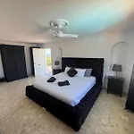 Large In Maspalomas With Huge Private Pool, Jacuzzi & Gym * San Bartolome de Tirajana (Gran Canaria)