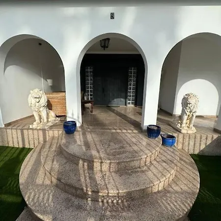 Villa Large In Maspalomas With Huge Private Pool, Jacuzzi & Gym