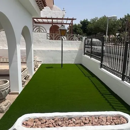 Large In Maspalomas With Huge Private Pool, Jacuzzi & Gym *
