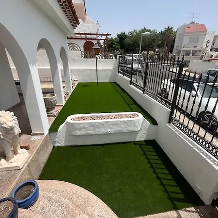 Large In Maspalomas With Huge Private Pool, Jacuzzi & Gym *