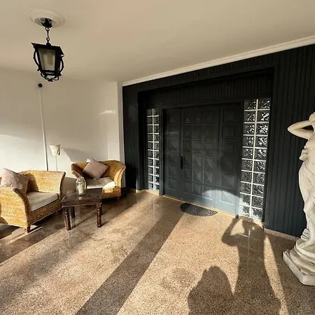 Villa Large In Maspalomas With Huge Private Pool, Jacuzzi & Gym