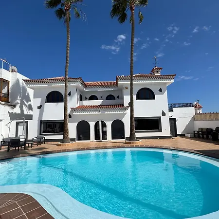 Villa Large In Maspalomas With Huge Private Pool, Jacuzzi & Gym